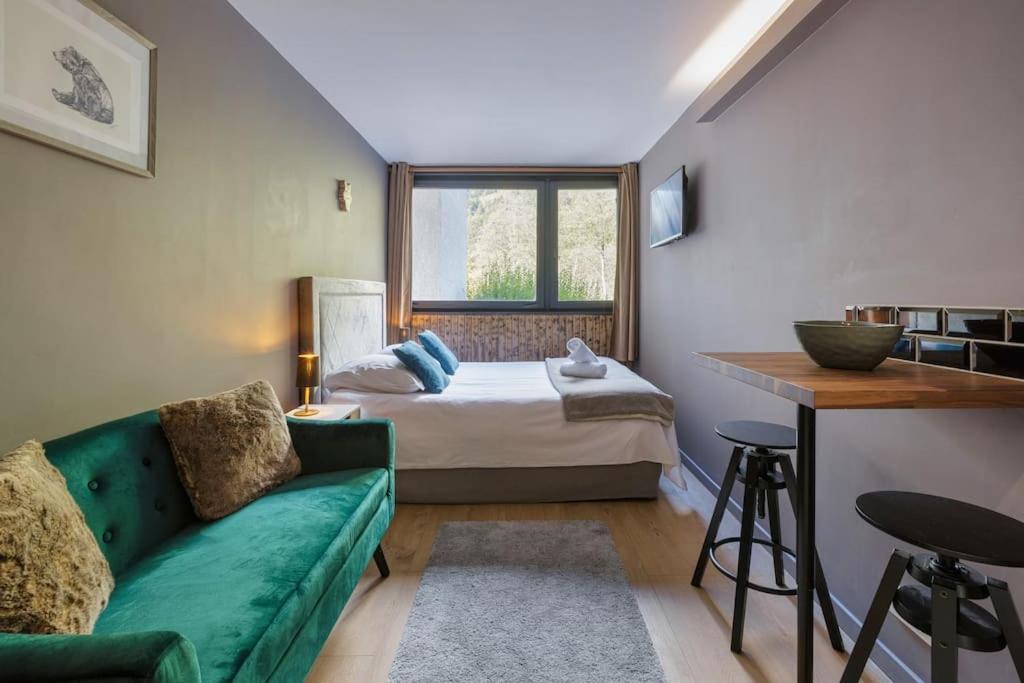 Fantastic Studio By The Lake With Mountain View Chamonix Exteriör bild